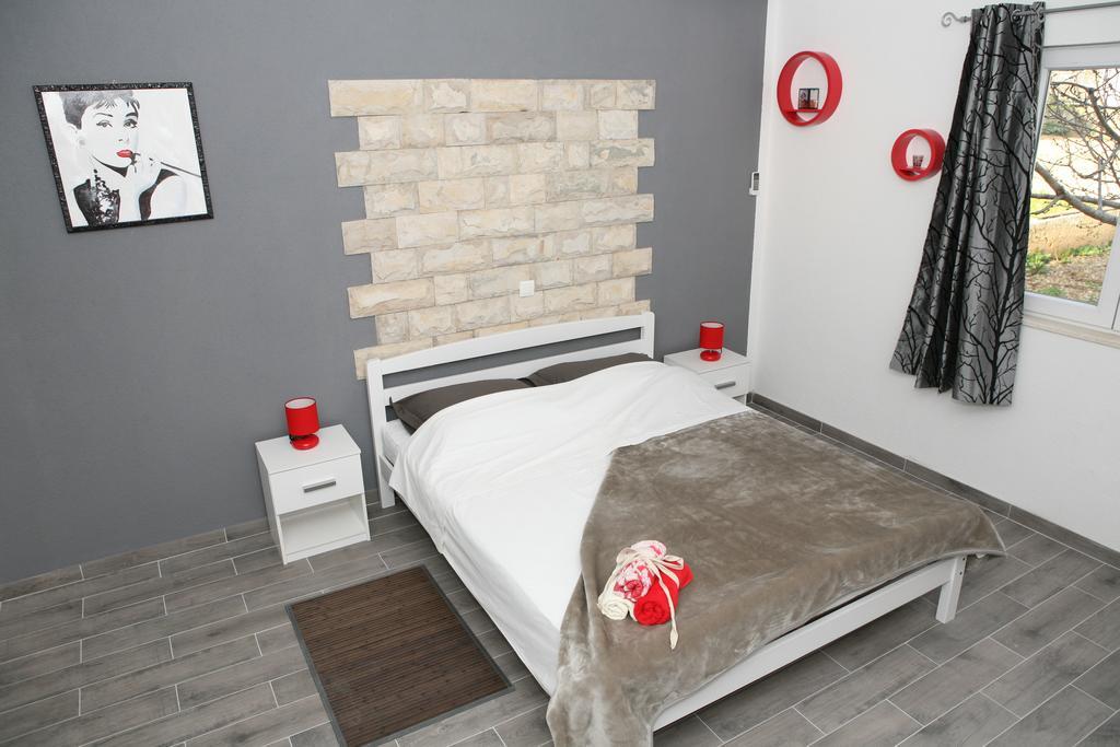 Apartments & Room Dijana Trogir Oda fotoğraf