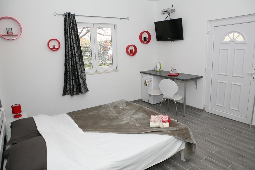 Apartments & Room Dijana Trogir Oda fotoğraf